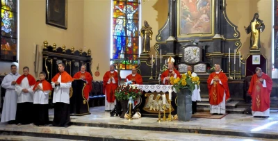 Uroczystość poświęcenia repliki sztandaru 1 Morskiego Pułku Strzelców - fot. Leszek Spigarski