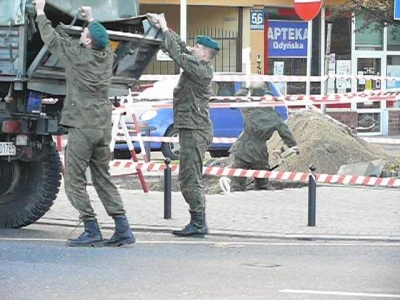 Niewybuch na Placu Gdynian Wysiedlonych