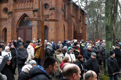 Wielki Post 2016 - Pierwsza Droga Krzyżowa na Kalwarii Wejherowskiej. fot. Leszek Spigarski