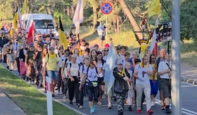 Ruszyła 45. Kaszubska Piesza Pielgrzymka. 243 pątników wyruszyło z Helu