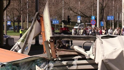 Wypadek tira i trolejbusa w Gdyni