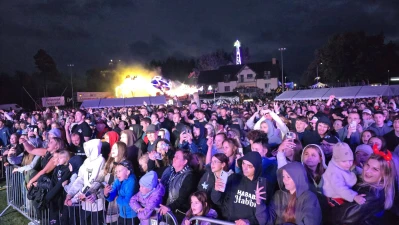 Szemud oddał scenę młodym. Ronnie Ferrari, Wac Toja i Pump Boy podczas „Gminy Szemud dla Młodych”