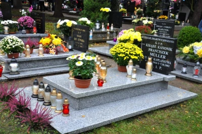Uroczystość Wszystkich Świętych na wejherowskim cmentarzu - fot. Leszek Spigarski