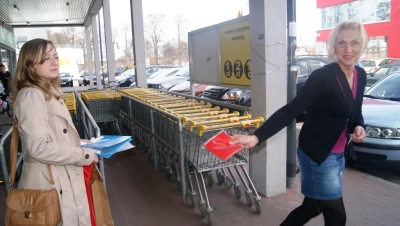 Rozdawali flagi w Bolszewie