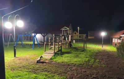 Będzie jaśniej i bezpieczniej. Cztery nowe lampy na placu