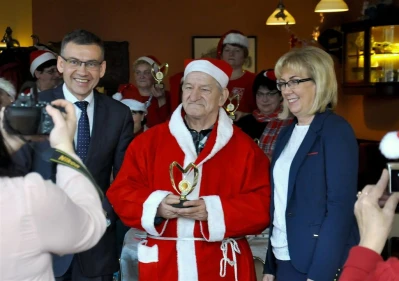 Turystyczne Mikołajki WUTW YMCA i Powiatowy Dzień Wolontariusza - fot. Leszek Spigarski