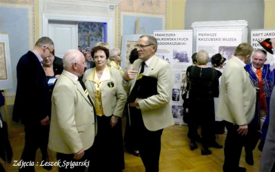 Benefis Edmunda Szymikowskiego w Muzeum PiMK-P – 65 lat z haftem kaszubskim. Fot – Leszek Spigarski