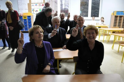 fot. Dorota Nelke / w pierwszej ławce: wiceprezydent Gdyni Ewa Łowkiel i Mirosława Borusewicz - przewodnicząca Komisji Oświaty Rady Miasta Gdyni, w dr