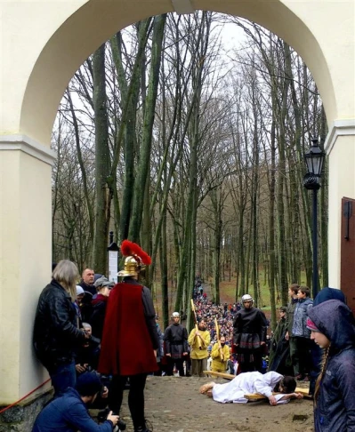 Wielki Piątek - Misterium Męki Pańskiej część I - Jezus na śmierć skazany - fot. Leszek Spigarski oraz Marta Krawczyk