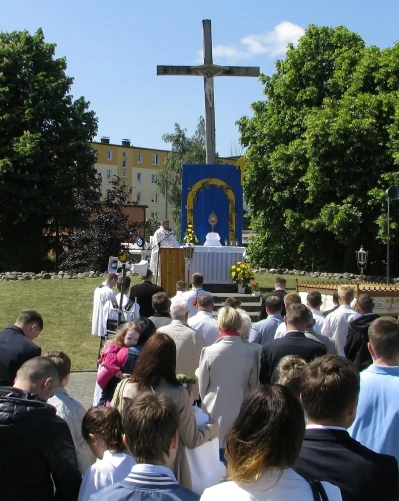 Procesja Bożego Ciała w parafii pw. NMP Królowej Polski w Wejherowie (fot. Leszek Spigarski)