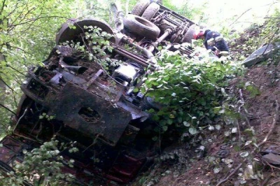 Wejherowo: Ciężarówka zatrzymała się na drzewach