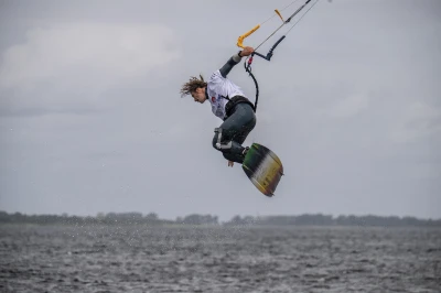 Puchar i Mistrzostwa Polski w kitesurfingu i wingfoilu w Pucku