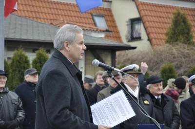 Puck: 91-lecie Polski i morza. Defilada i orędzia w porcie rybackim
