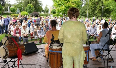 Muzyczne Lato 2017. Zespół „Foliba” na małej scenie w Parku Miejskim