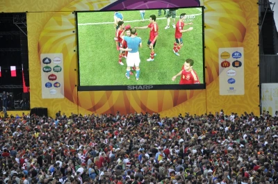 Mecz Hiszpania-Włochy. Tłumy w Fan Zone