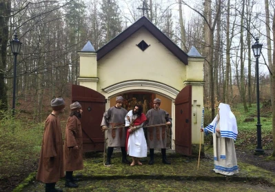 Wielki Czwartek - inscenizacja Drogi Pojmania w wykonaniu Misterników Kaszubskich fot. Leszek Spigarski