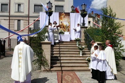 Boże Ciało 2017. Uroczystośc w parafii pw. Trójcy Świętej w Wejherowie. Fot. Leszek Spigarski