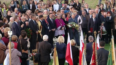 Uroczyste odsłonięcie pomnika prof. Gerarda Labudy w Luzinie