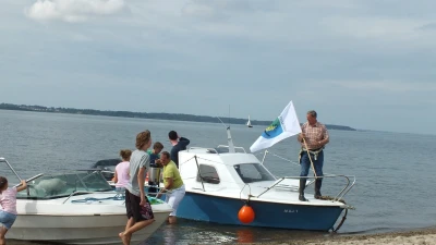 Przemaszerowali przez Zatokę Pucką