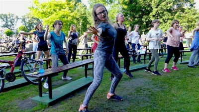 Zumba w parku. Fot. Leszek Spigarski.