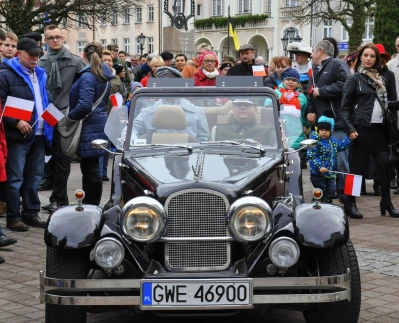 Biało-czerwona parada niepodległościowa w Wejherowie