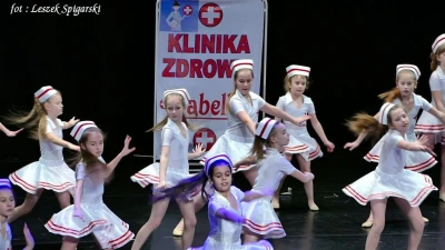 Wejherowo 2017 - Bąbelki i Bacarki tańczyły dla WOŚP (fot. Leszek Spigarski)