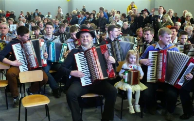 DJK Bojano 2016. Rekord Polski w jednoczesnej grze na akordeonach pobity - fot. Leszek Spigarski