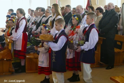 Luzino – 15-lecie parafii Matki Bożej Różańcowej, poświęcenie dzwonów – fot. Leszek Spigarski