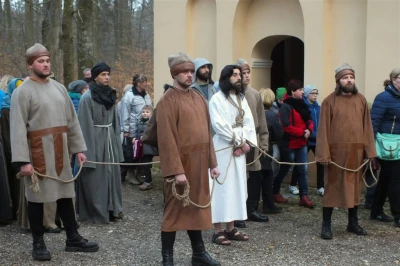 Inscenizacja Misterium - Droga Pojmania po raz pierwszy na Kalwarii Wejherowskiej fot. Leszek Spigarski