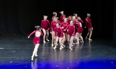 Wejherowo 2017 - Bąbelki i Bacarki tańczyły dla WOŚP (fot. Leszek Spigarski)