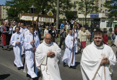 Procesja Bożego Ciała w parafii pw. NMP Królowej Polski w Wejherowie (fot. Leszek Spigarski)
