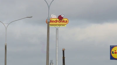 Chwiejny maszt powodem korków na krajowej szóstce
