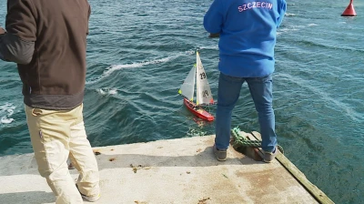 Regaty Jachtów Sterowanych Radiem w Pucku 