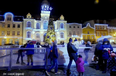 Wejherowo: Lodowisko, karuzela i jarmark (fot. Leszek Spigarski)