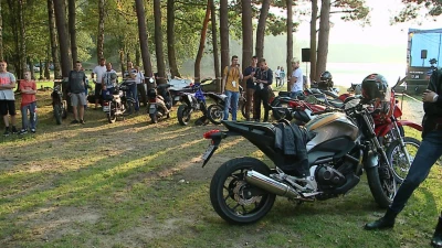 Fani motoryzacji spotkali się w Bieszkowicach