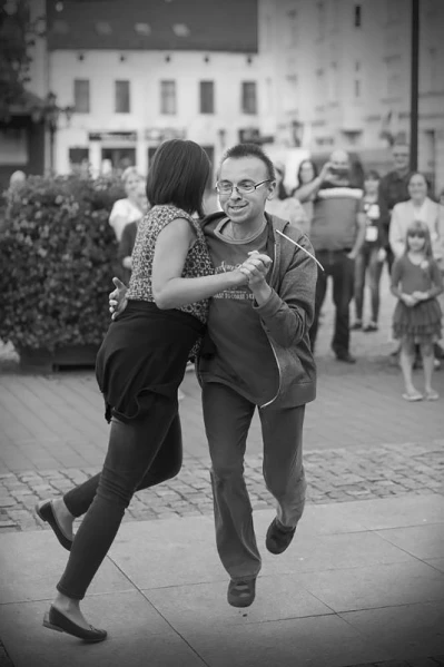 Potańcówka w stylu retro na placu Jakuba Wejhera