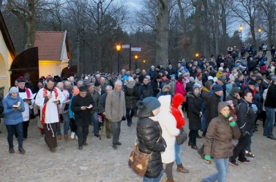 Kaszubska Droga Krzyżowa 2016 na Kalwarii Wejherowskiej fot. Leszek Spigarski