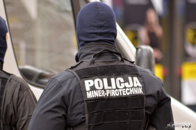 Alarm bombowy przy Centrum Kwiatkowskiego