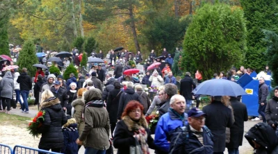 Uroczystość Wszystkich Świętych na wejherowskim cmentarzu 1.11.2017 - fot. Leszek Spigarski