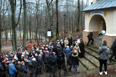 Wielki Post 2016 - Pierwsza Droga Krzyżowa na Kalwarii Wejherowskiej. fot. Leszek Spigarski