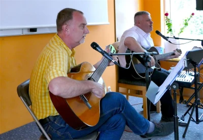 Wejherowo 2017. Statuetki Super Seniora dla studentów WUTW  YMCA – fot. Leszek Spigarski