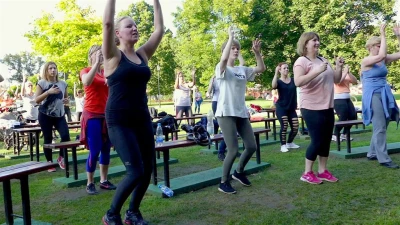 Zumba w parku. Fot. Leszek Spigarski.