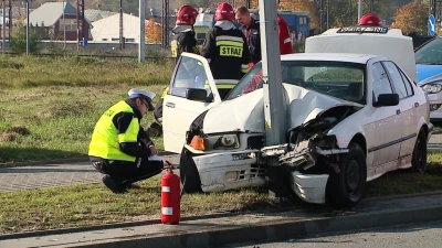 Uderzył w latarnię na Rondzie Solidarności