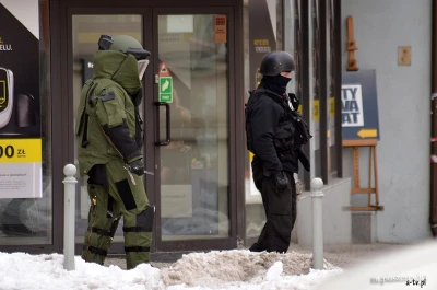 Alarm bombowy przy Centrum Kwiatkowskiego