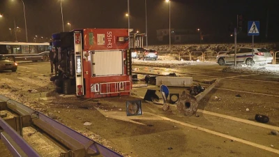 Wypadek samochodu osobowego z samochodem pożarniczym