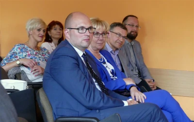 Wejherowo 2017. Statuetki Super Seniora dla studentów WUTW  YMCA – fot. Leszek Spigarski