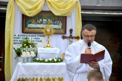 Procesja Bożego Ciała w parafii św. Karola Boromeusza w Wejherowie (fot. Leszek Spigarski)