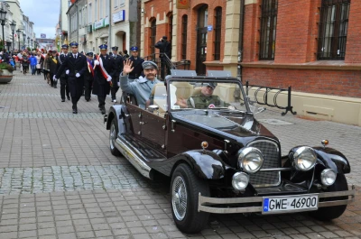 Biało-czerwona parada niepodległościowa w Wejherowie