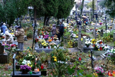Dzień Zaduszny na starym cmentarzu, 2.11.2017, fot. Leszek Spigarski