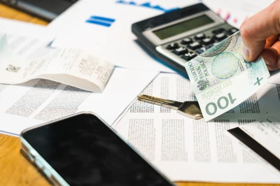 Bank naliczał odsetki od kredytowanych kosztów kredytu? Sprawdź, jakie roszczenia mogą Ci przysługiwać